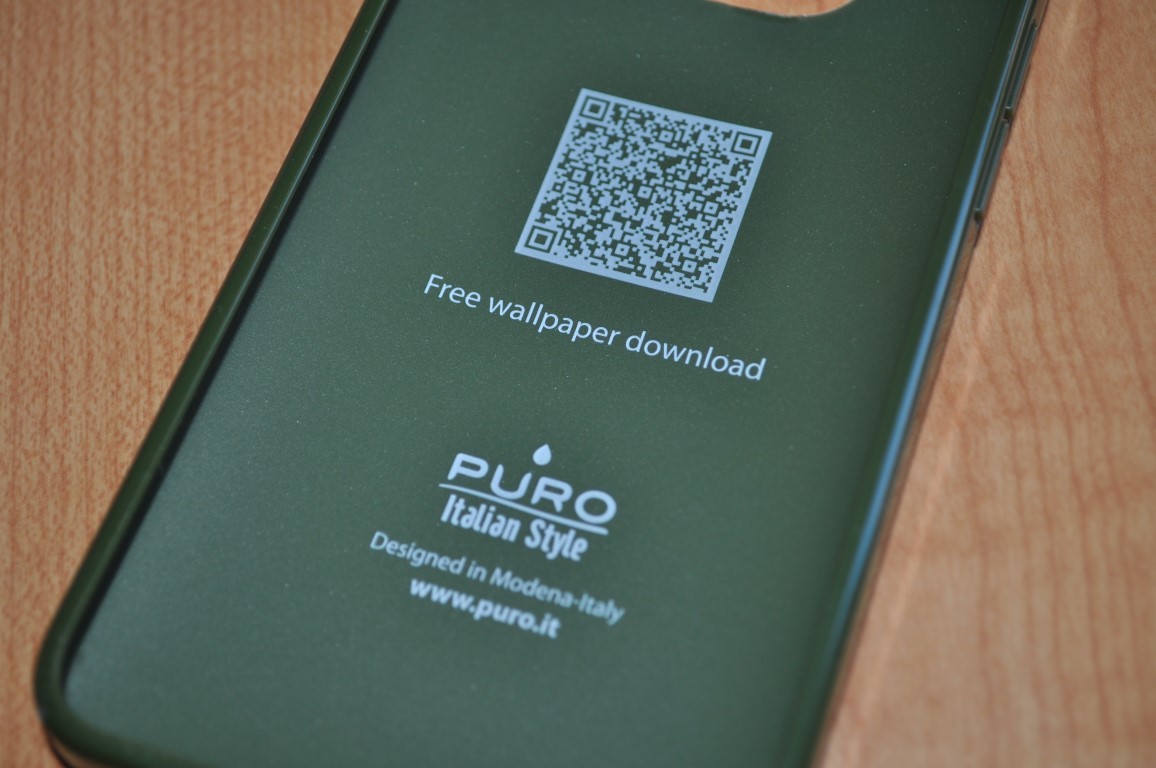 PARTICULAR QR CODE THAT WILL ALLOW 'TO DOWNLOAD THE BACKGROUND THEME